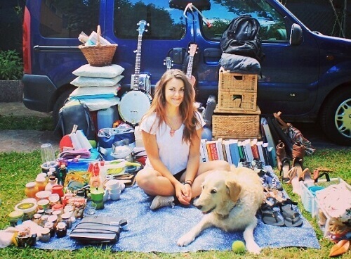 Ecco come Marina ha riorganizzato il suo furgone per viaggiare con il suo cane