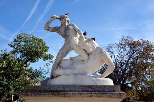 Statua di teseo che uccide il minotauro