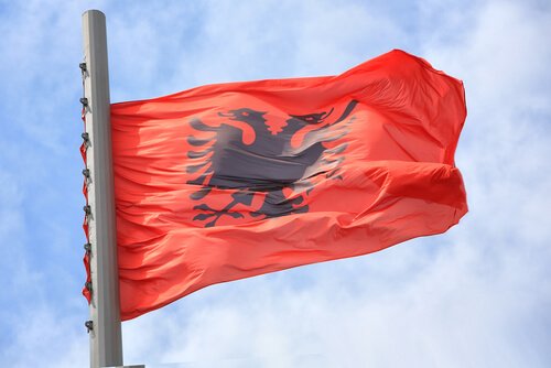 la bandiera nazionale dell'Albania