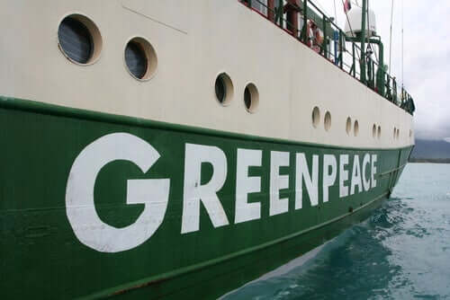 Nave di Greenpeace